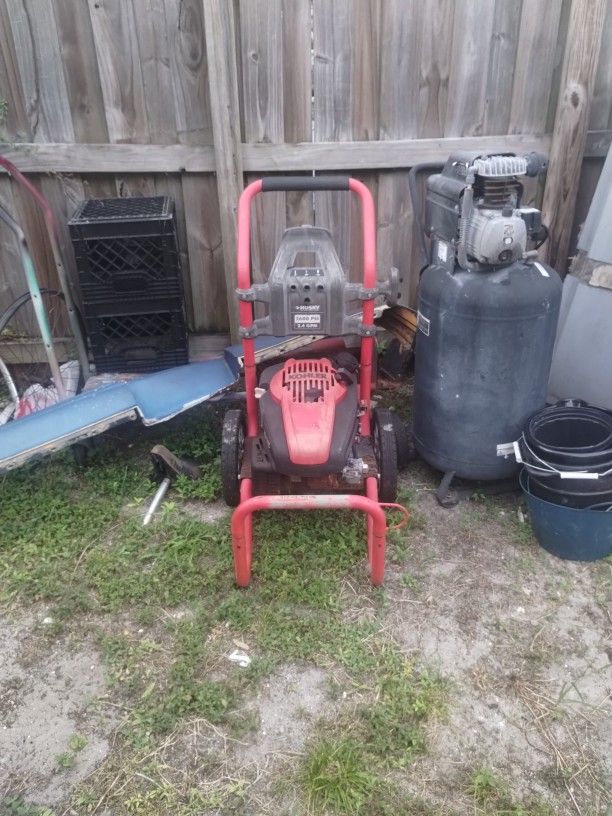 Husky Pressure Washer 2600 Psi