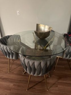 Glass dinning table