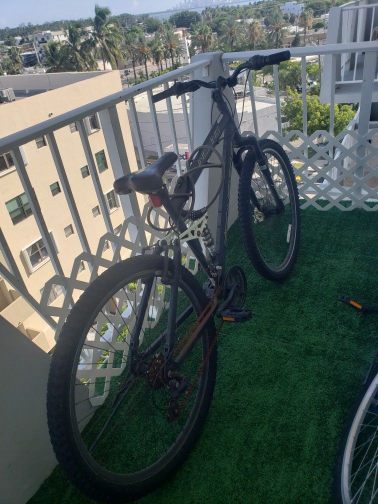 GENESIS MOUNTAIN BIKE