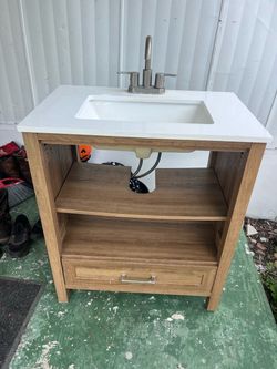 Bathroom vanity 30”