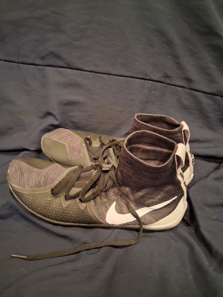 Nike Zoom Victory 4 XC
Men's Cross Country Shoes (Size 8)