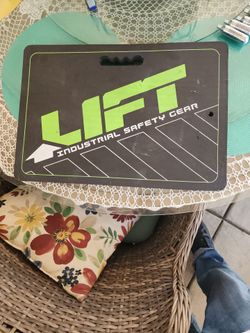 Service Tech kneeling pad and knee pads