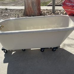 Acrylic Tub Comes With Bottom Pieces 