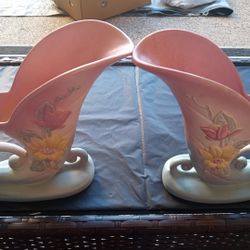 EXQUISITE Pair of Hull USA 9" Cornucopia Vases

