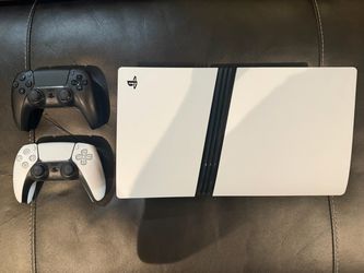 PS5 Pro 2TB Digital Edition — Excellent Condition