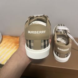 Burberry Sneakers Female Beige 