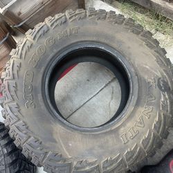 37x12.5r17