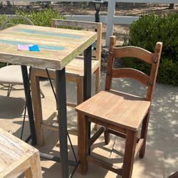 Bar Table And 3 Chairs 