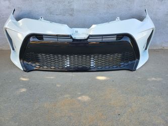 2017 2018 2019 Toyota Corolla SE Front Bumper & Lower Grille