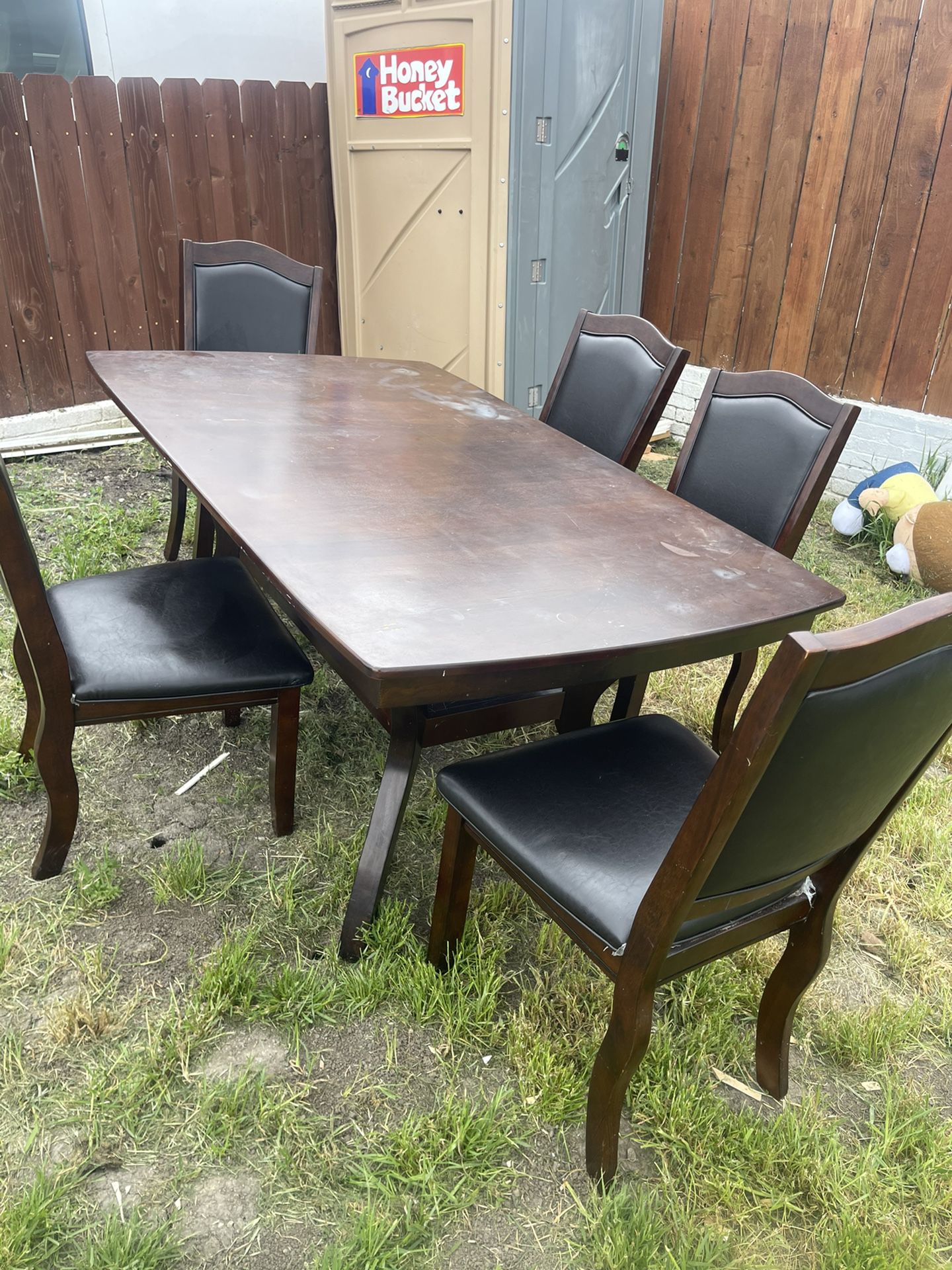 Dining Table With Five In Great Condition Chairs 