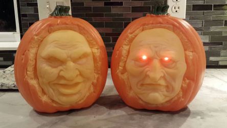 Haunted talking Pumpkin heads
