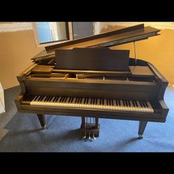 BK Settergreen Baby Grand Piano