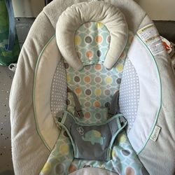 Ingenuity bouncer/vibrating Chair
