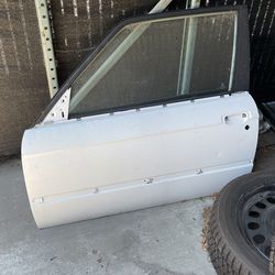 E30 Driver Door. Alpine White