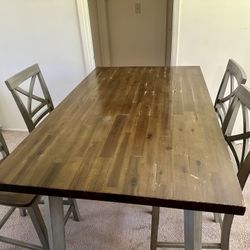 Dining Table + 5 Chairs – Solid Wood – Great Condition