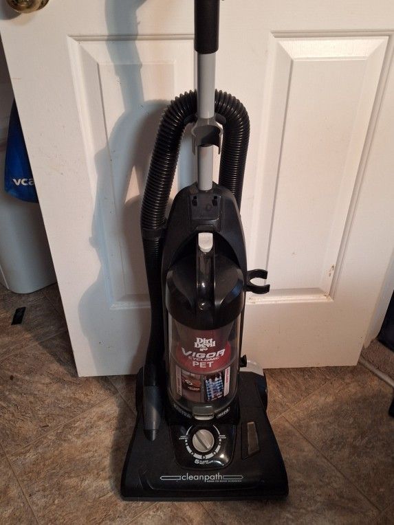 Upright Chord Vacuum Cleaner