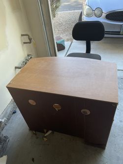WOOD DESK & OFFICE CHAIR