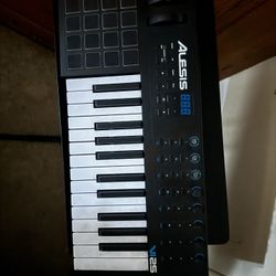 Alesis Keyboard 