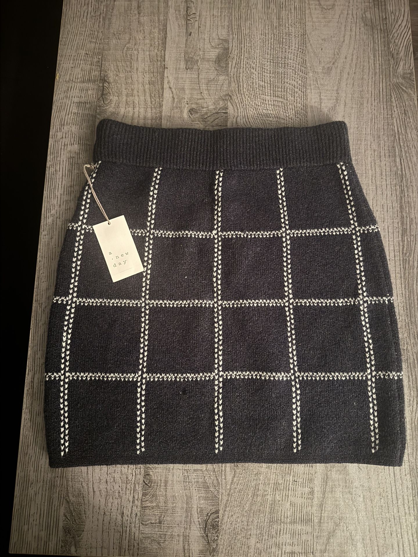 A NEW DAY BLUE SKIRT , SIZE MEDIUM