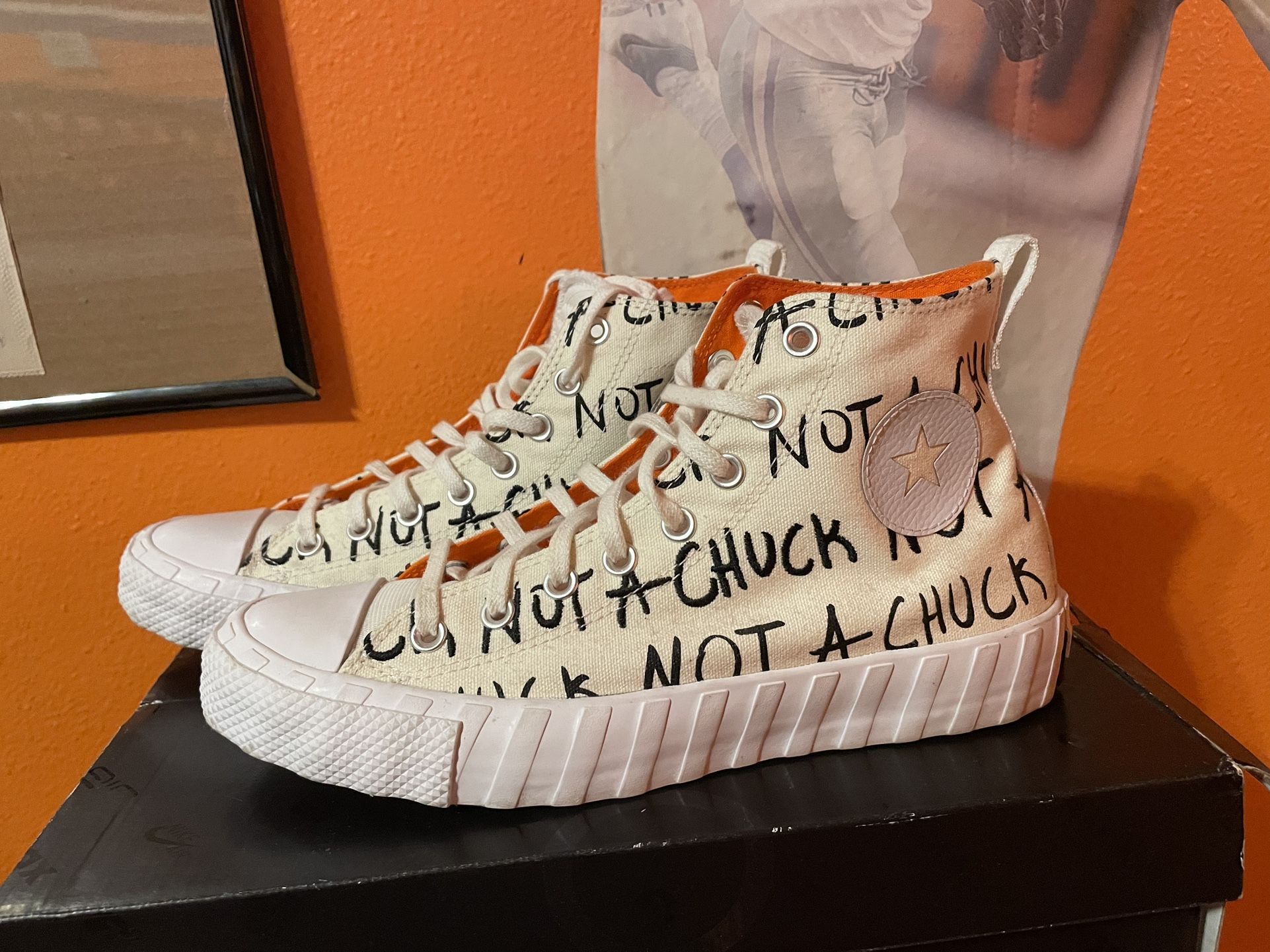 not a chuck converse size 9
