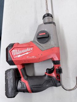 Milwaukee M12 rotary hammer drill with battery