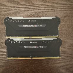 CORSAIR VENGEANSE RGB PRO AM4 32GB RAM