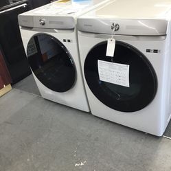 New Scratch And Dent Samsung Front Load Washer And Dryer Set. 1 year Warranty 