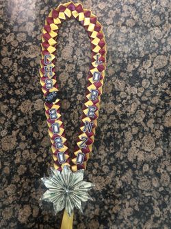 Graduation/ graduations/ graduaciones: leis, collares