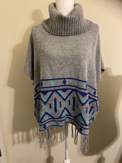 Red Camel women’s sweater XS cape style turtleneck gray blue fringe