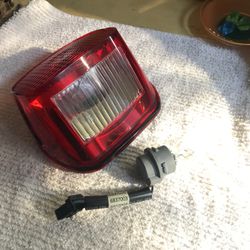 Harley Davidson Stock Tail Light (cracked)