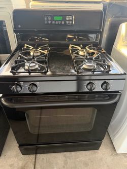 GE~ 📣📣🗣️ Black Gas Range Stove with Oven in excellent condition