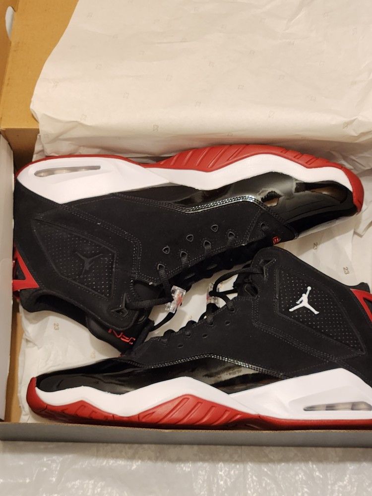Jordan B Loyal Black/White-Red Gym "14