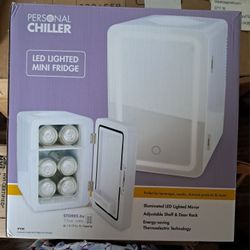 Personal Chiller Mini Refrigerator w/ Lighted Mirror 