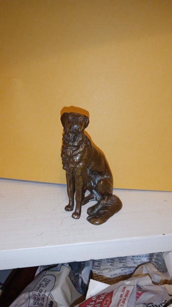 Small Metal Dog  Cast 