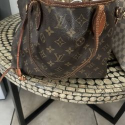 Authentic Louis Vuitton Never Full 