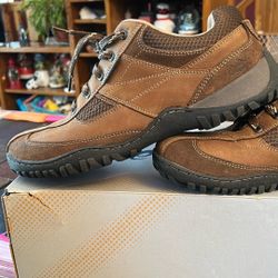 Leather All Terrain Shoes.    Name - Nunn Bush 