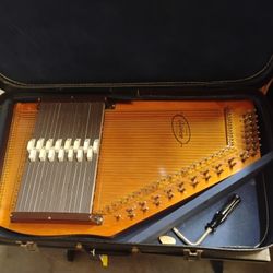 Oscar Schmidt Autoharp With Case