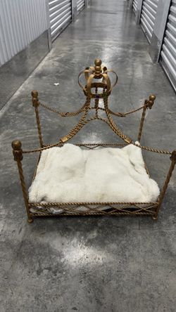 Antique Luxury Gold Crown Dog Bed – Princess Pet Bed
