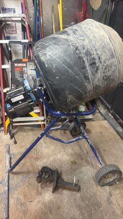 Kobalt cement mixer