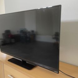 Vizio color TV 41 inch