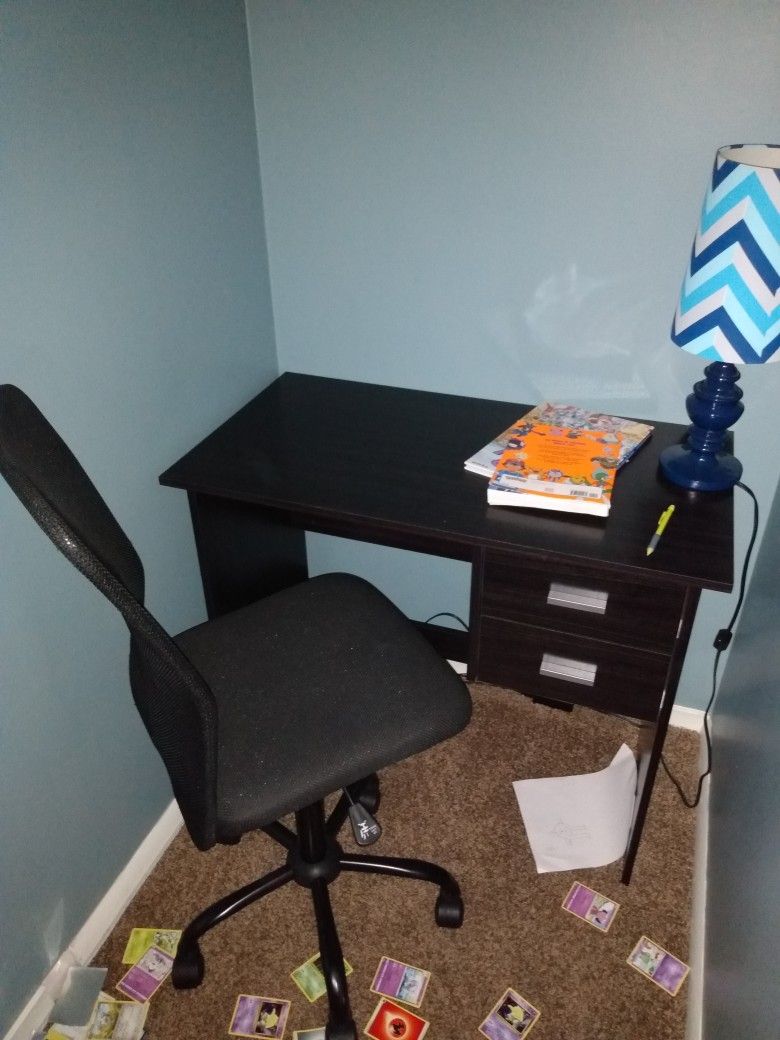 Desk With Chair