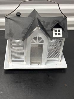 Black and White Metal Mesh Bird Feeder