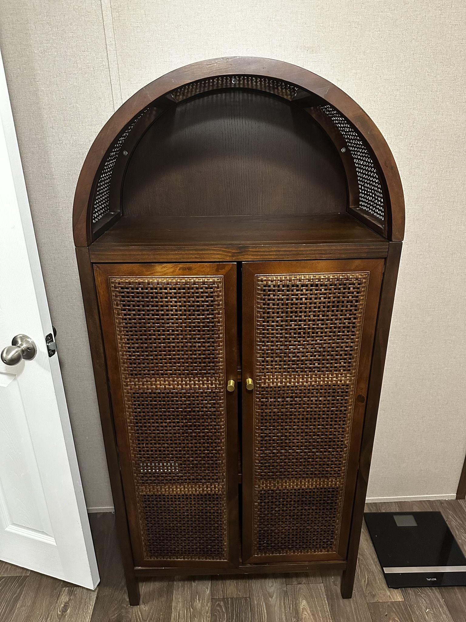 Arched Cabinet Woven Wood 60“ brown universal storage pine frame