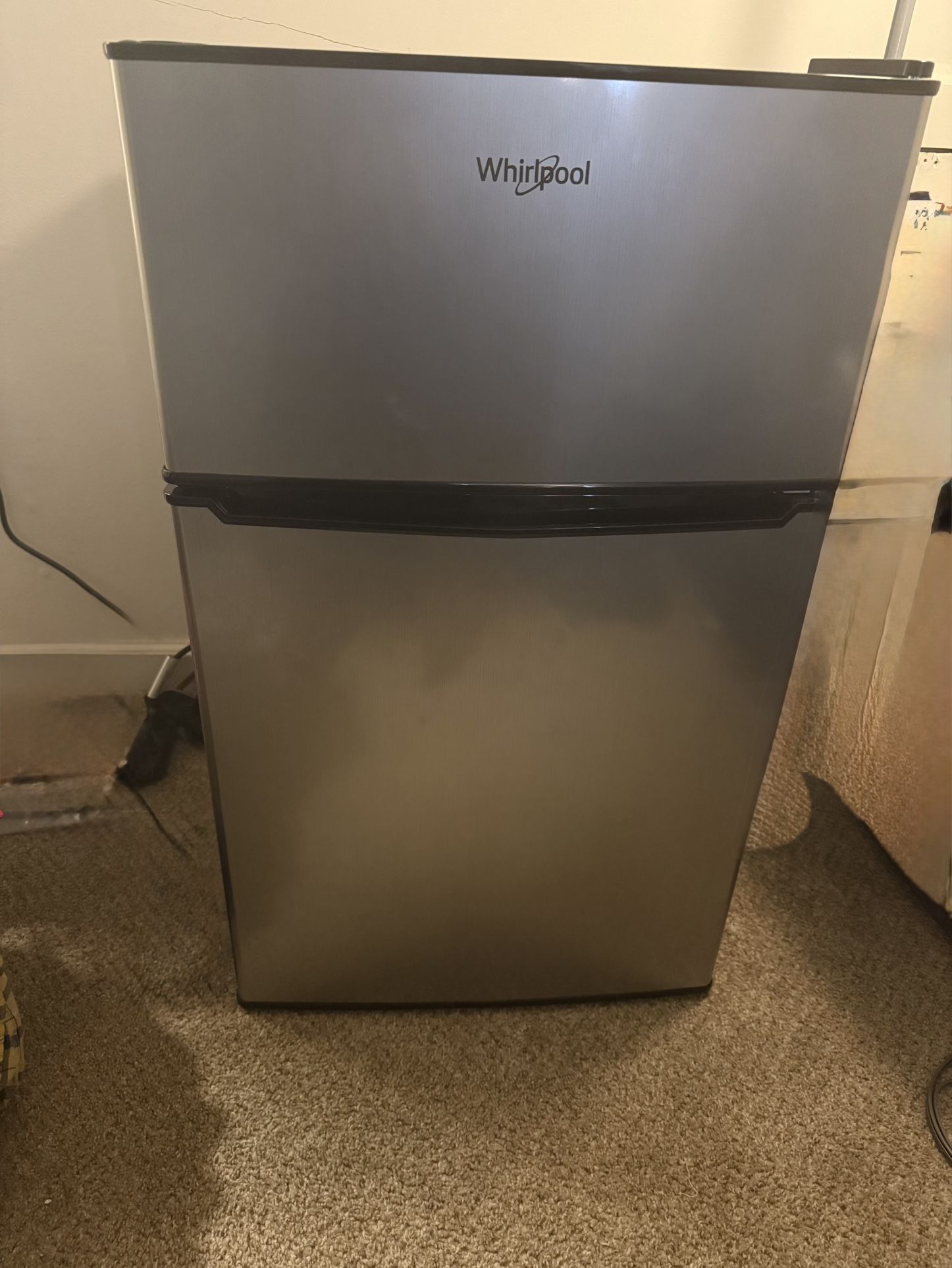 Mini Refrigerator With Freezer