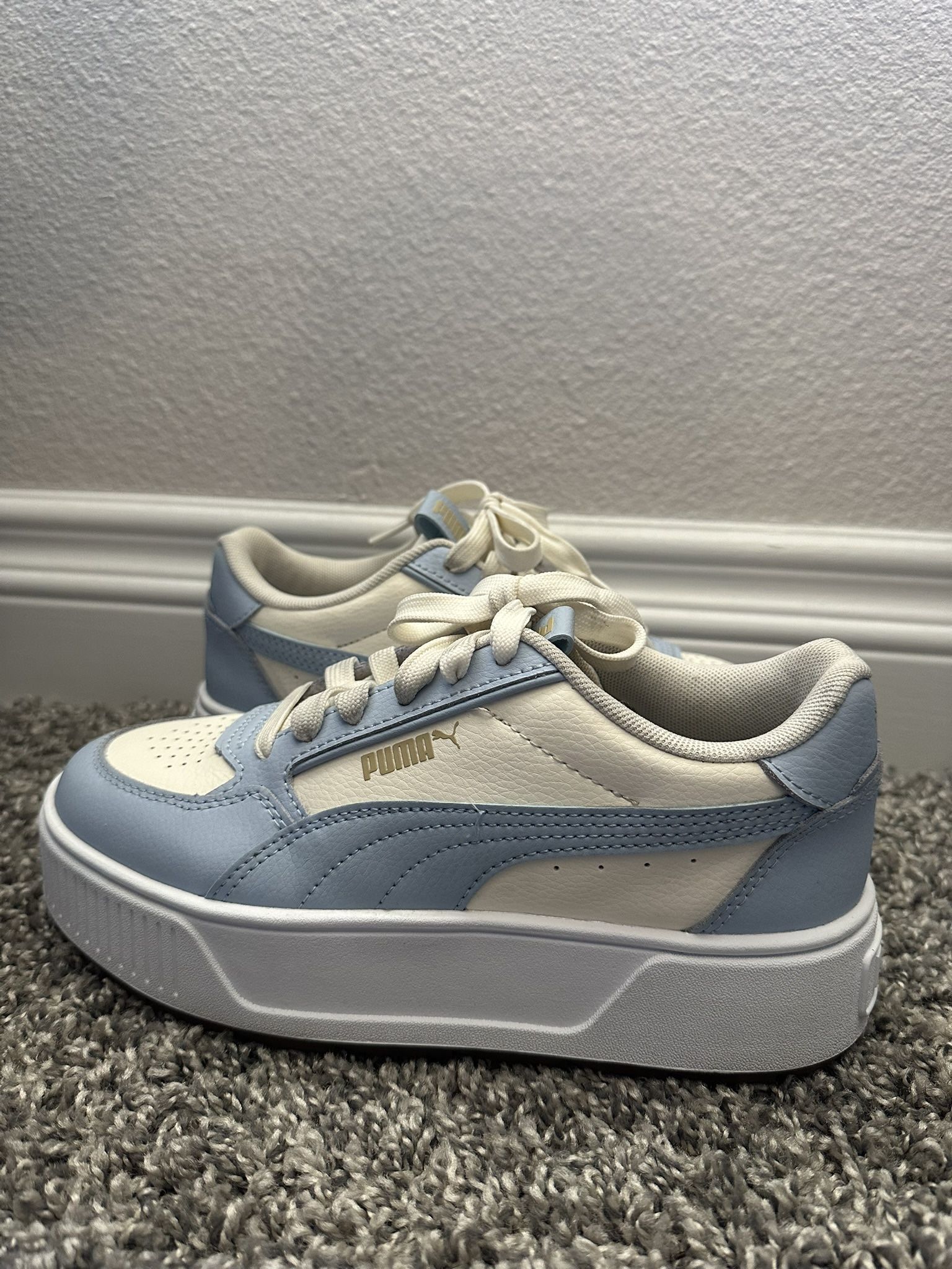 Women’s Puma Sneakers