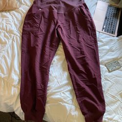 Figs Maternity Joggers Maroon Size large 