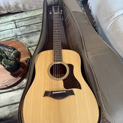 Taylor Guitar 