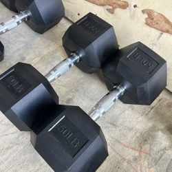 New pair of 50lb rubber dumbbells. NEW IN BOX📦 $100
