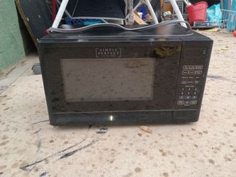 Small countertop microwave