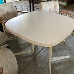 Table And Chairs With Leaf